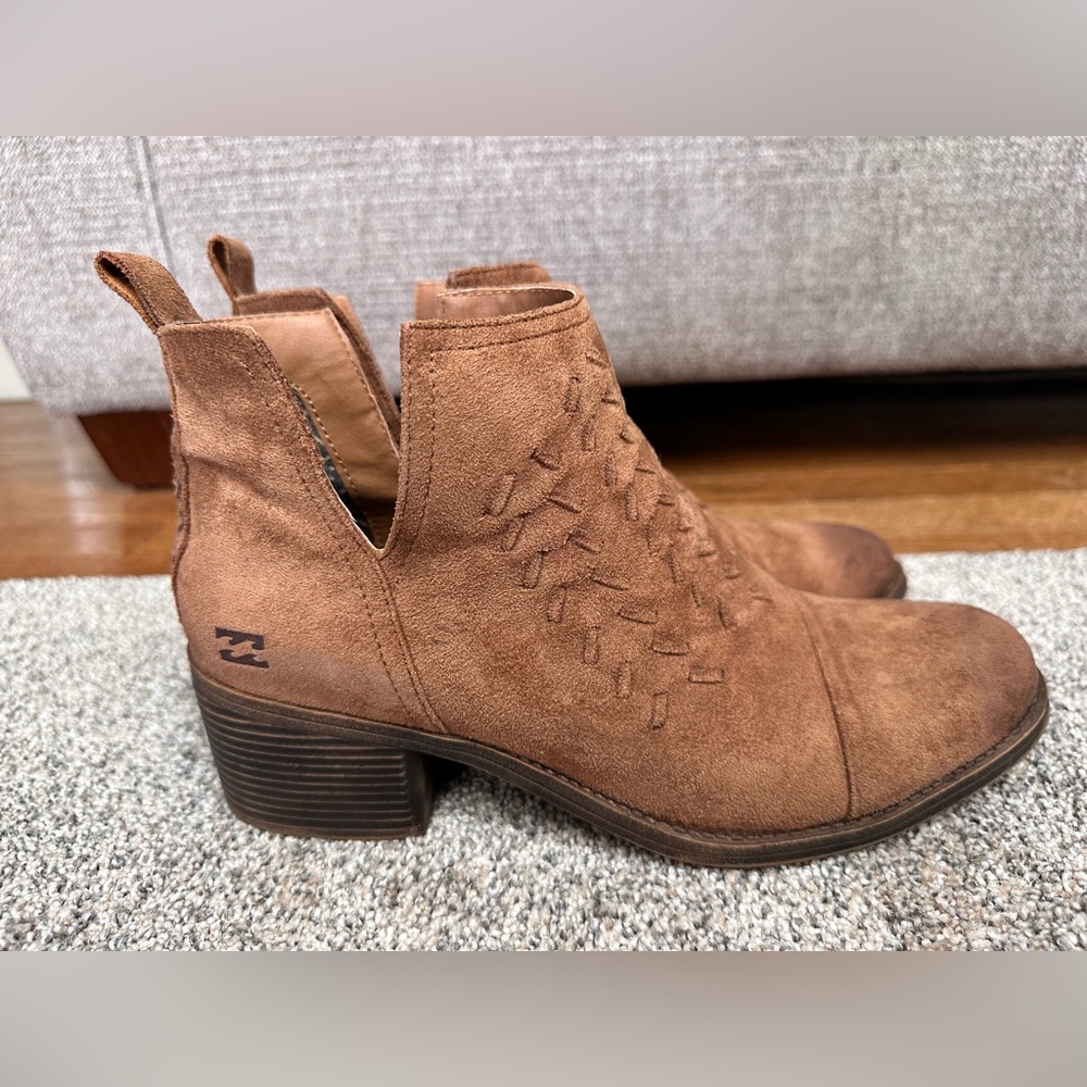 Billabong “Cutting Loose” Brown Suede Ankle Boots - Women’s size 10